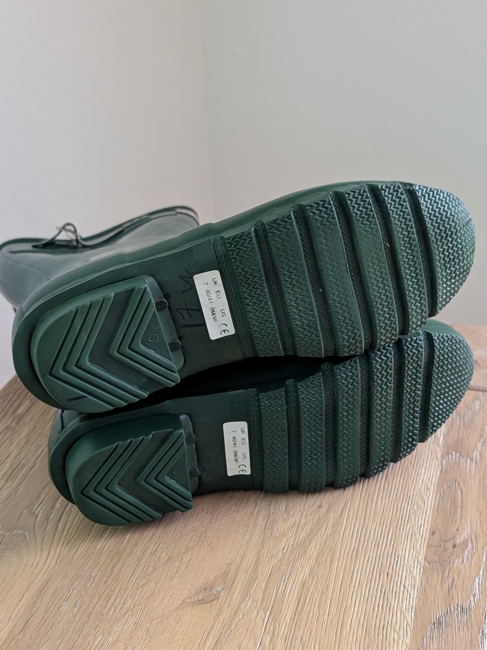 Hunter Original Rubber Shiny Mid-Calf Rain Boots In Forest Green - 9 - Picture 9 of 12